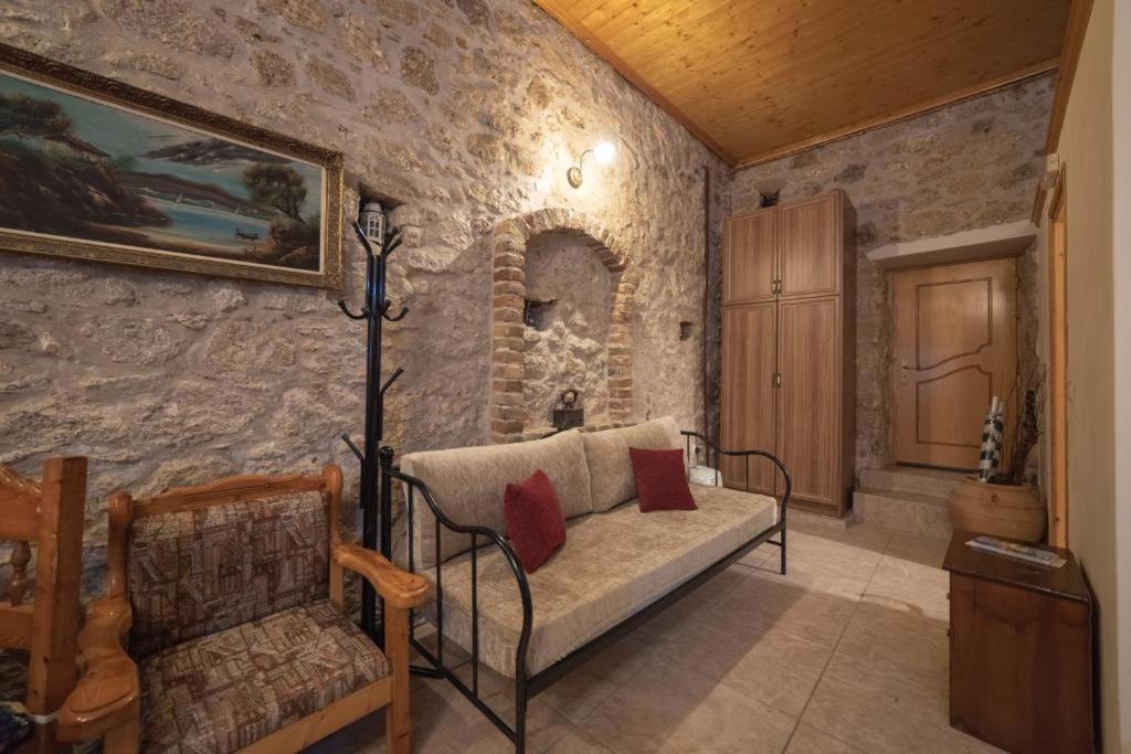 Appartamento Menecrates Rustic - San Matteo Ágios Matthaíos Esterno foto