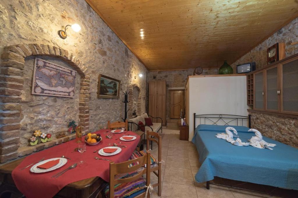 Appartamento Menecrates Rustic - San Matteo Ágios Matthaíos Esterno foto